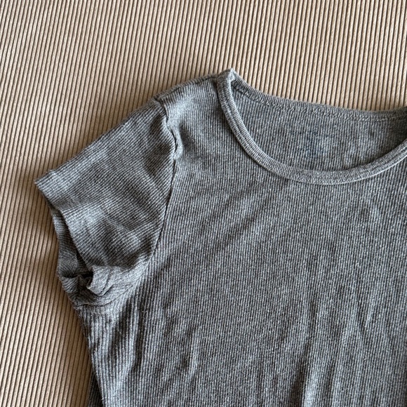 Gray Women's Ribbed Top - Picture 3 of 5